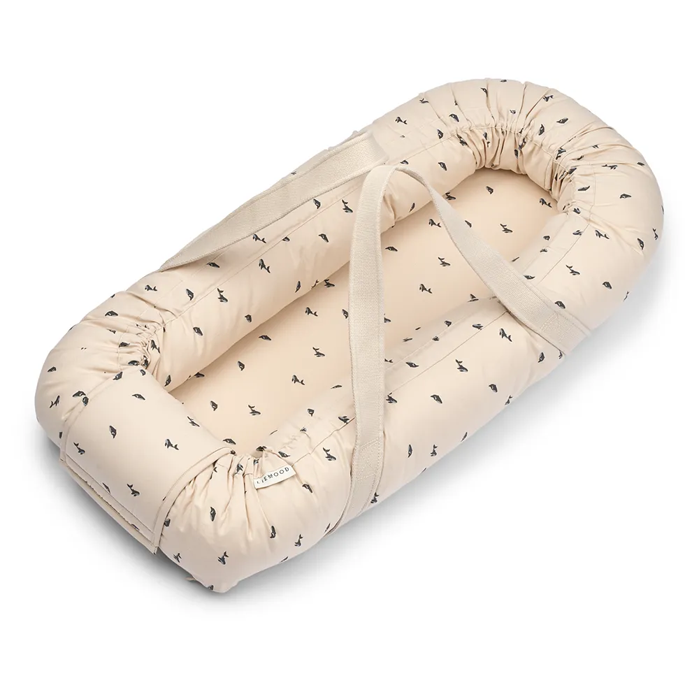 Liewood Gro vauvapesä Mini whale/Sandy
