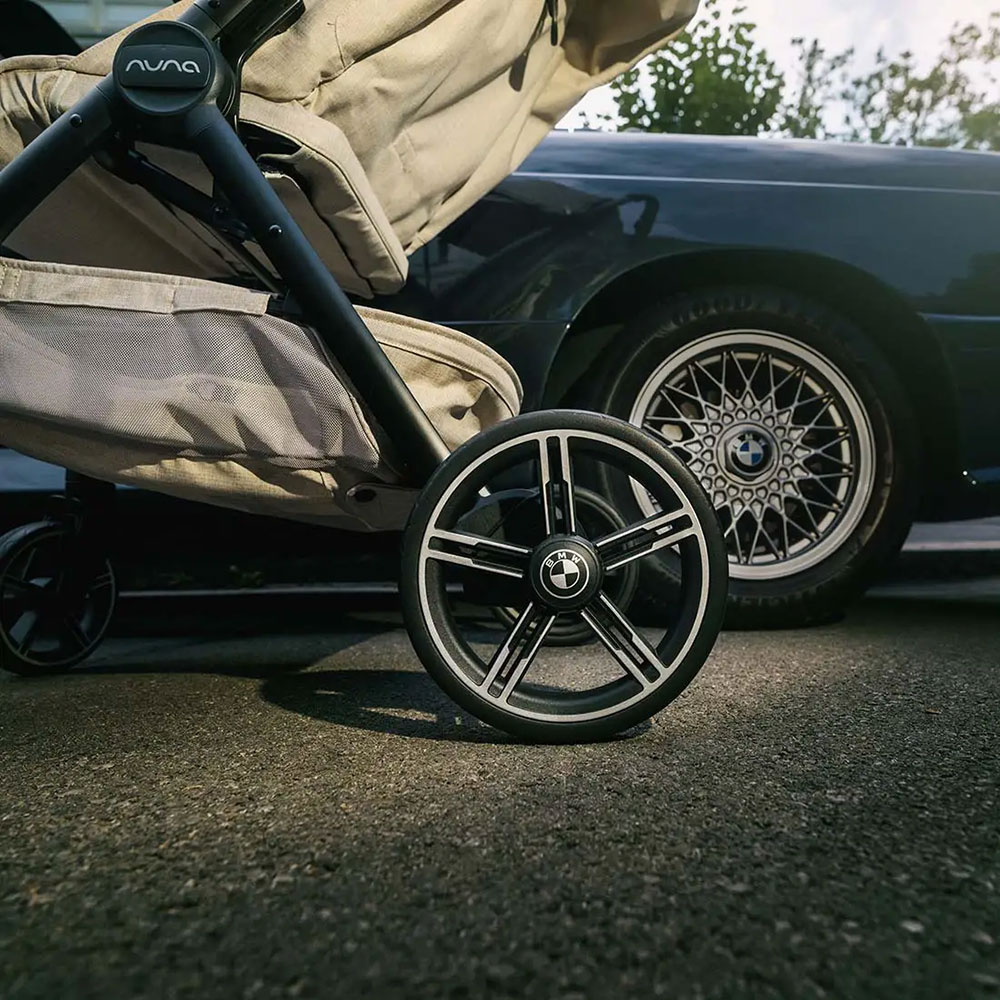 Nuna TRVL LX -lastenrattaat MICA BMW-mallisto