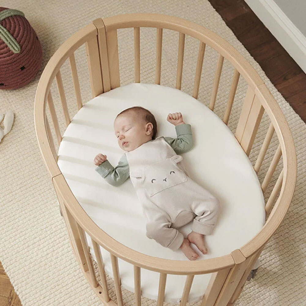 Stokke Sleepi Mini V3 pinnasänky valkoinen