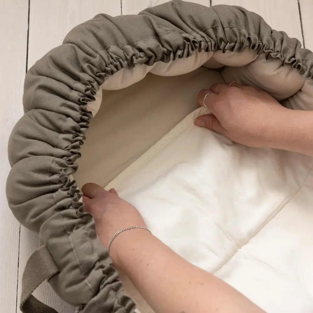  Sebra Vedenpitävä päiväpeitto Babynest, kuutamobeige