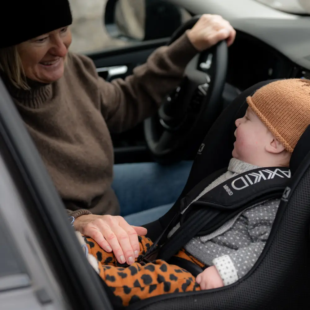 Axkid Minikid Core -turvakaukalo, Coastal Storm Black