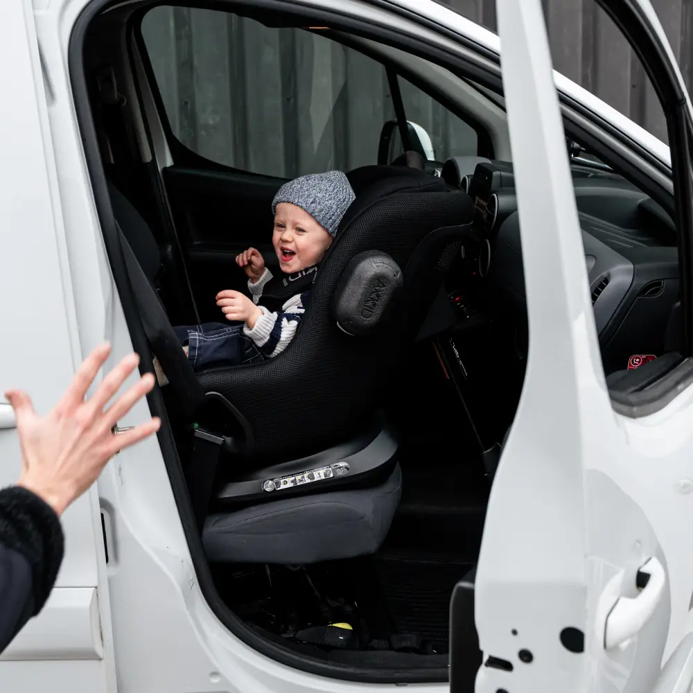 Axkid Minikid Core -turvakaukalo, Coastal Storm Black