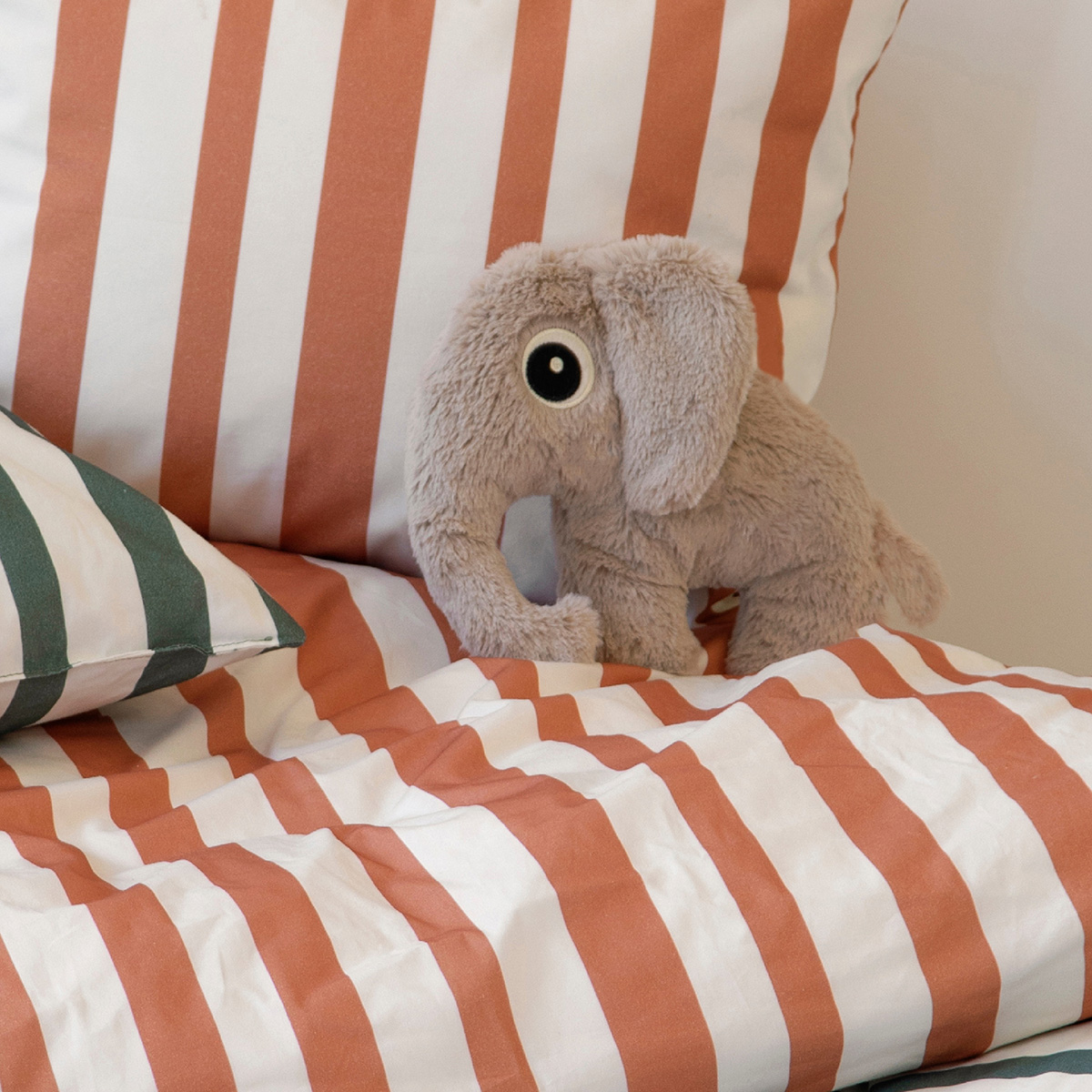 Valmistaja: Deer Cuddle söpö Elphee Sand