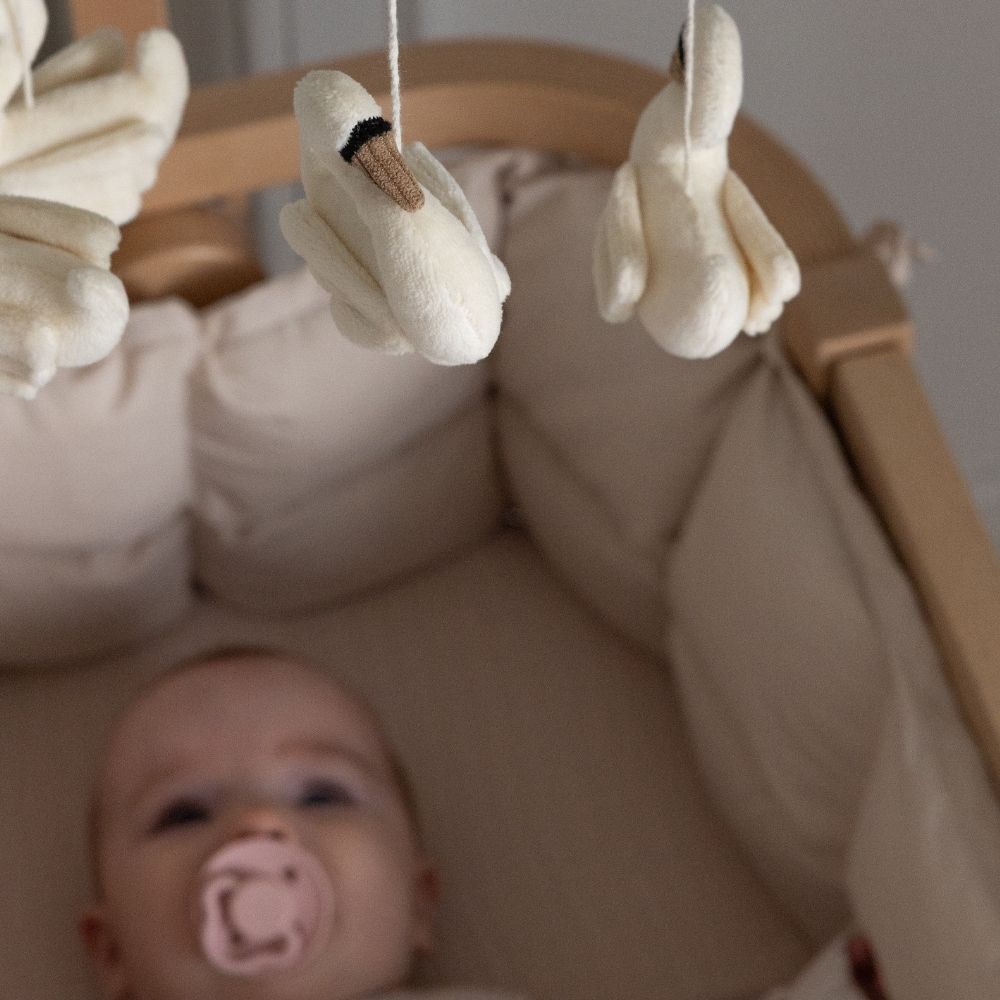 Sebra vauvan mobile joutsenet