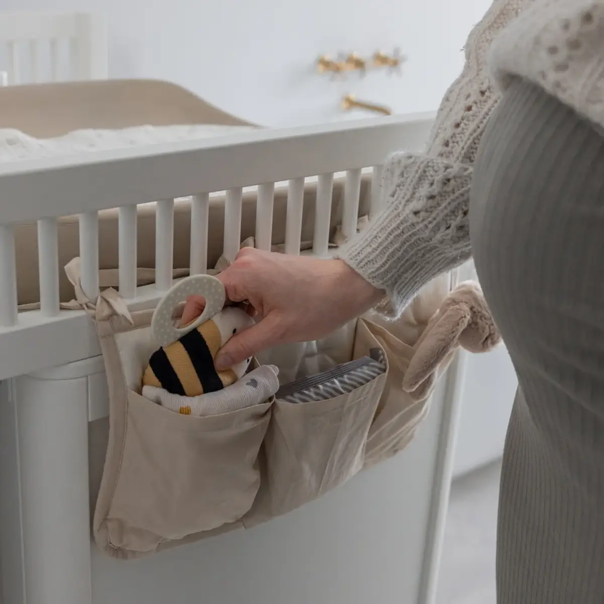 Sebran kolmiosainen hoitopöydän järjestelylokero – Morning Beige