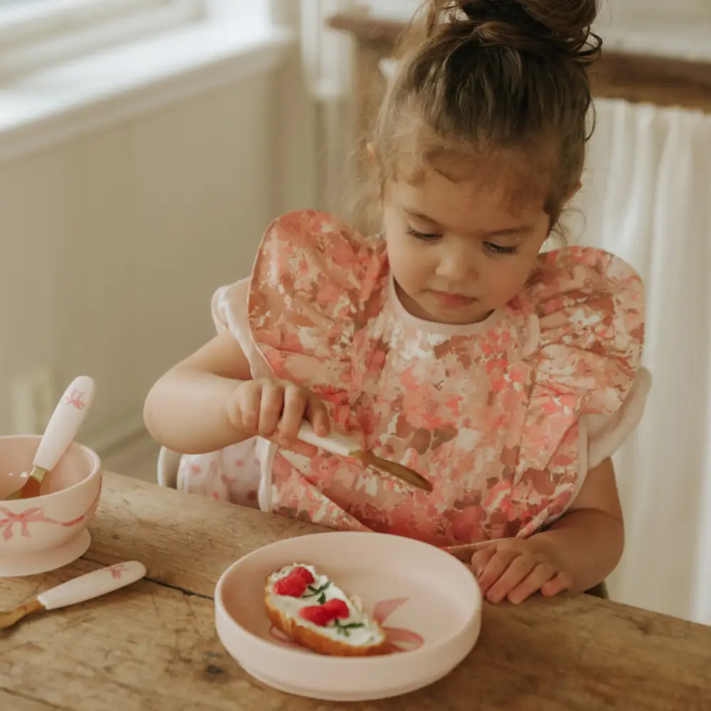  Elodie silikoninen lautassetti, ruusuinen rusetti