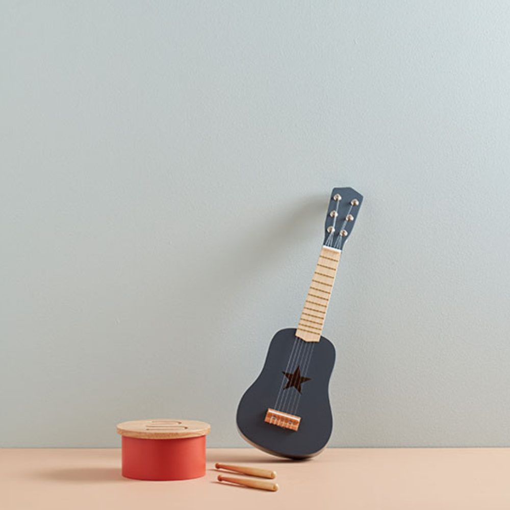 Kids Concept Guitar tummanharmaa
