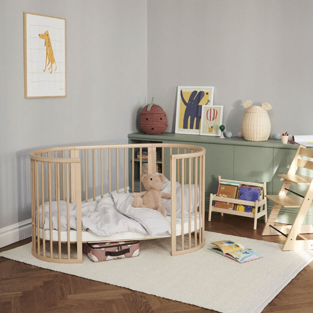 Stokke Sleepi Mini V3 pinnasänky valkoinen
