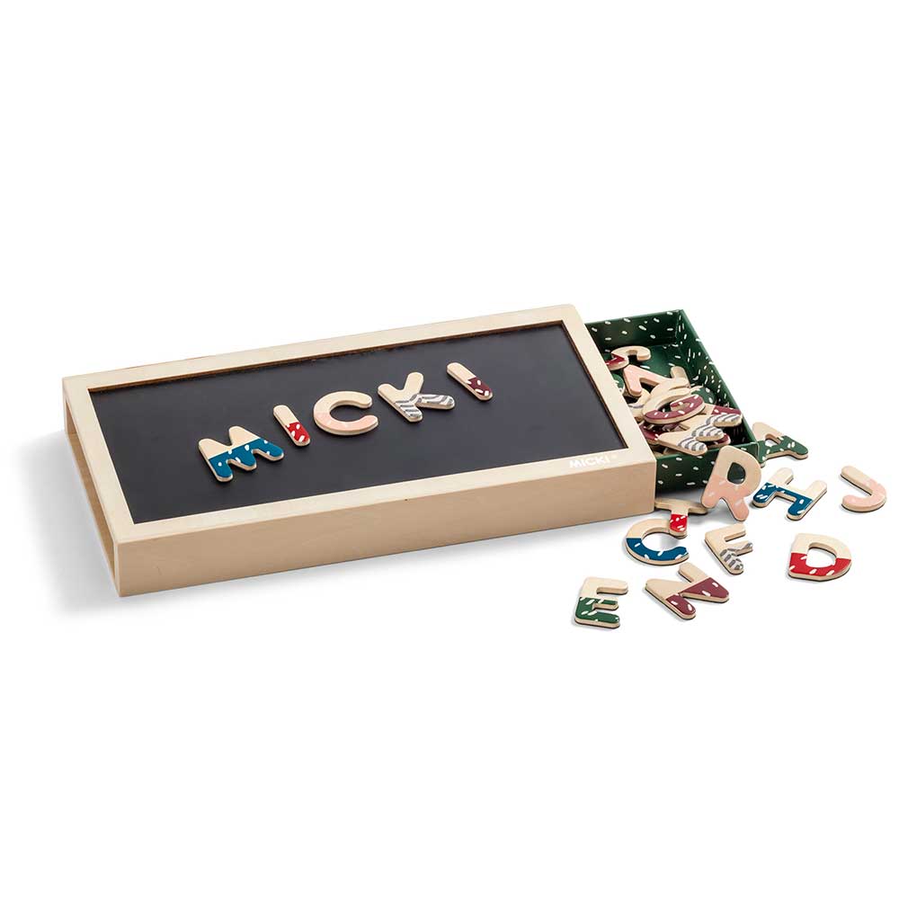 Micki Senses magneettikirjaimet ja laatikko
