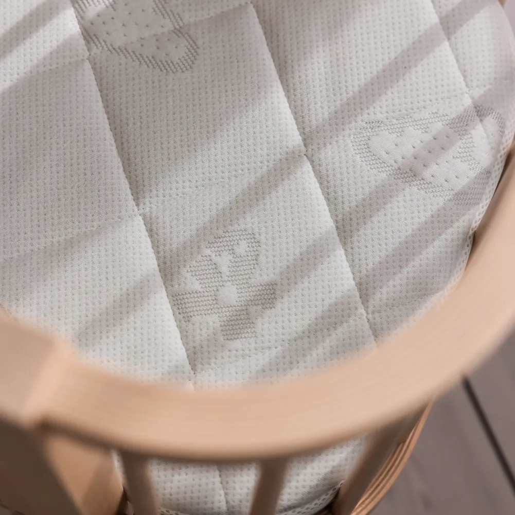 Sebra x Träumeland -patja Bedside Crib -sänkyyn