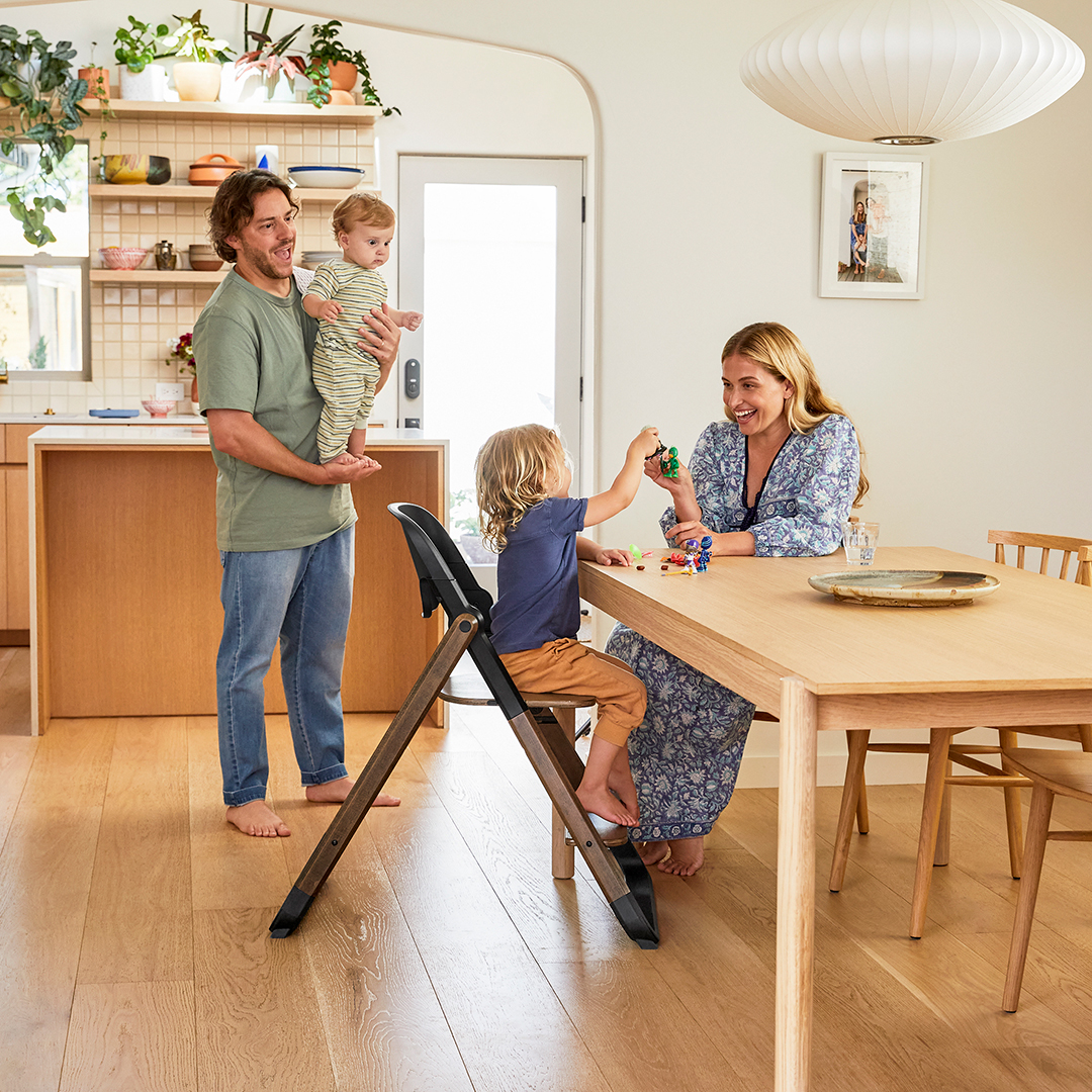 Ergobaby Evolve ruokapöytätuoli Tumma puu