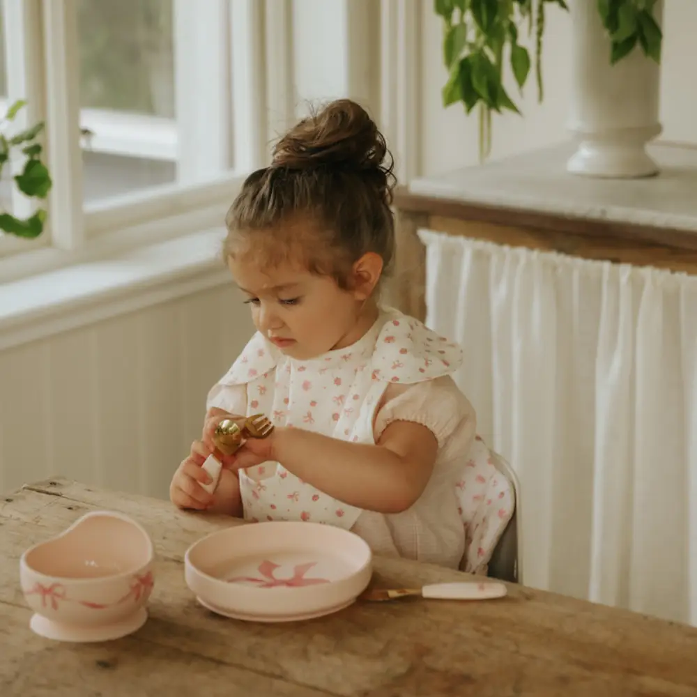 Elodie vauvan ruokalappu Petit River Rose, yksi koko