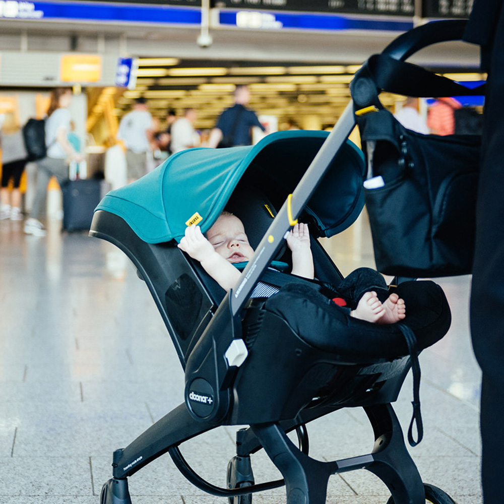 Doona Vaihtolaukku Nitro Musta välttämättömät tarvikkeet