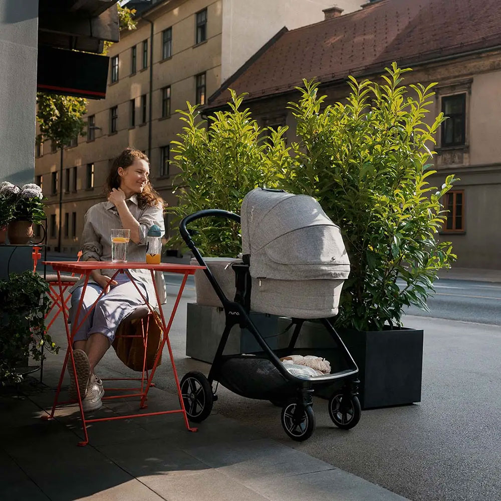 Nuna kantokoppa lytl Graphene BMW Edition -versio
