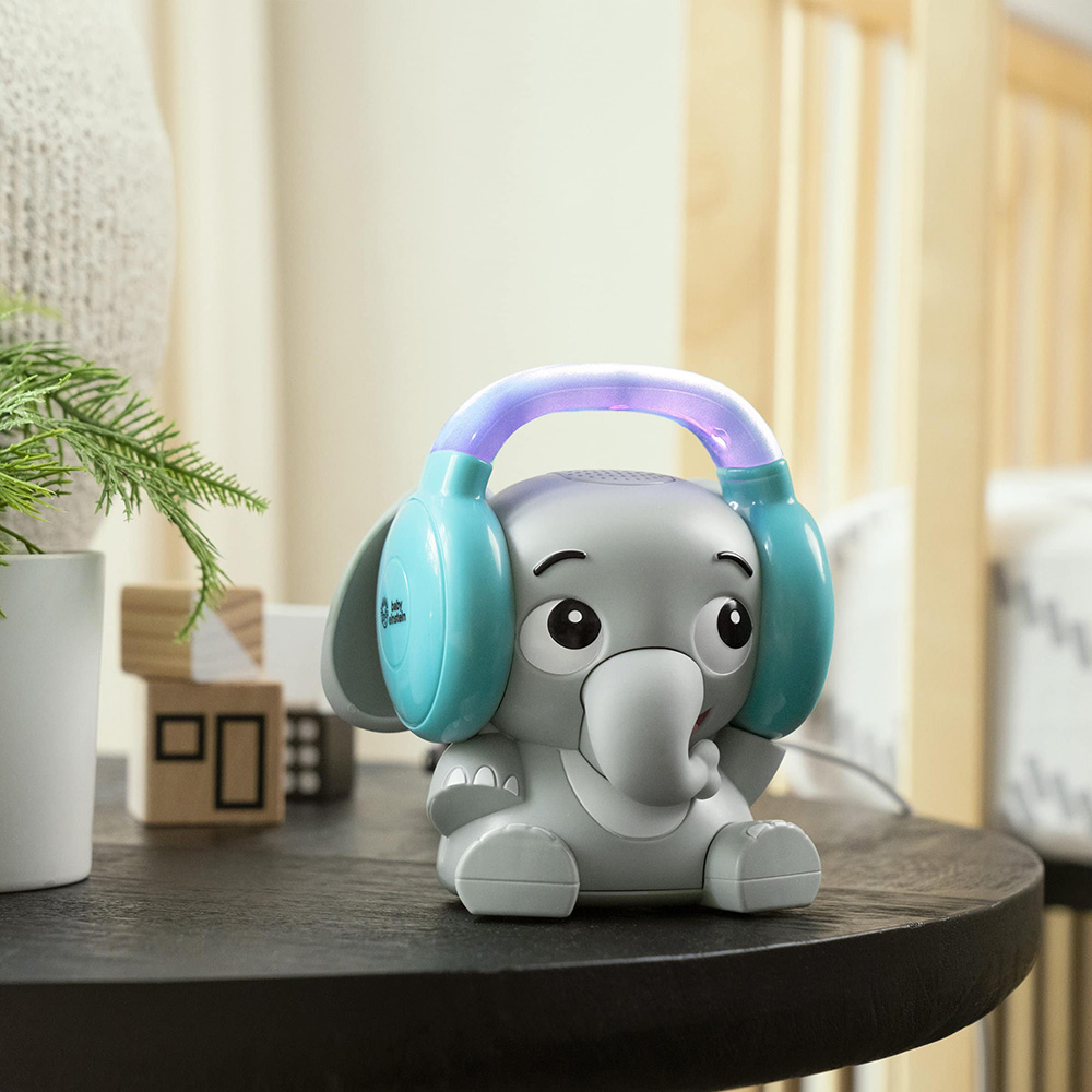 Baby Einstein yö- ja päiväseikkailuelefantti musiikin kanssa