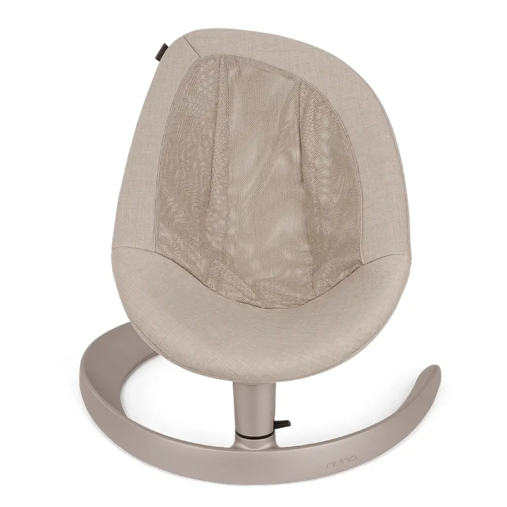 Nuna LEAF Grow sitteri lelukaaren kanssa CHATEAU