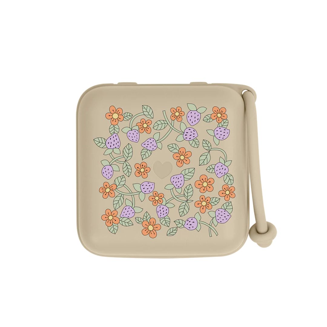 BIBS x Libertyn nukenlaatikko Mansikat/kermaviili Vanilja