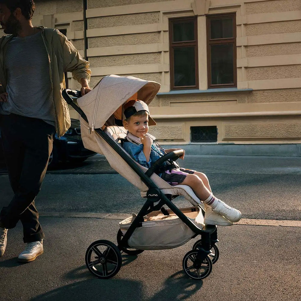 Nuna TRVL LX -lastenrattaat MICA BMW-mallisto