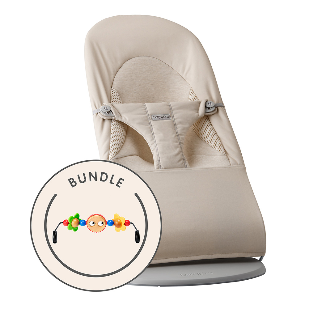 Babybjörn lastenvahti Woven/Jersey Tri Fabric, vaalea beige leikkikehällä