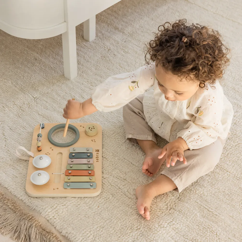 Sebra musiikkiaktiviteettipaneeli puuta