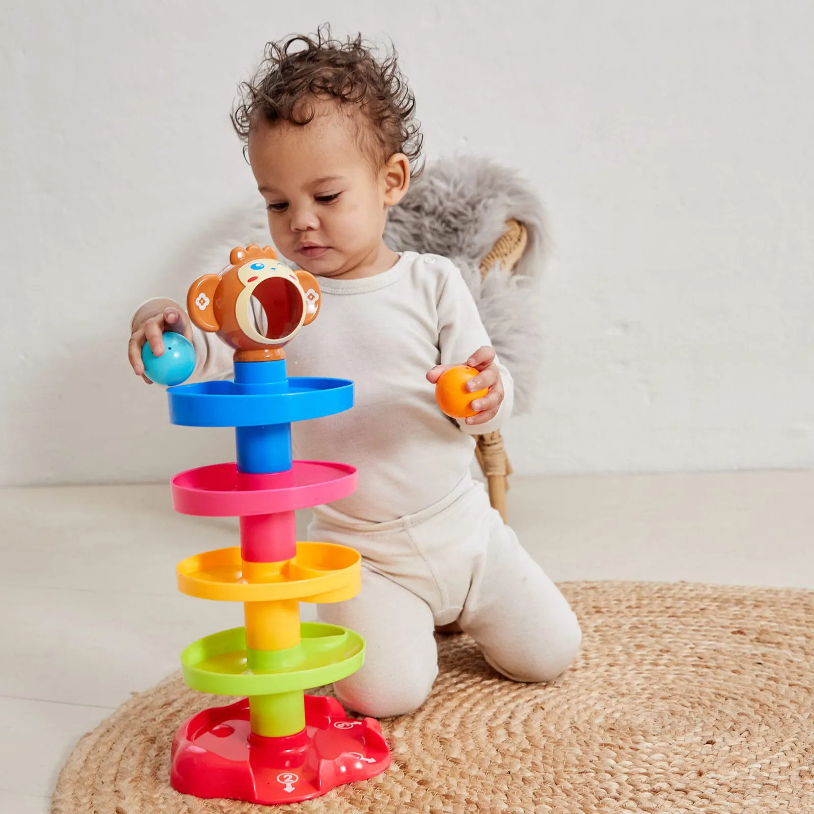 Scandinavian Baby  pallo torni