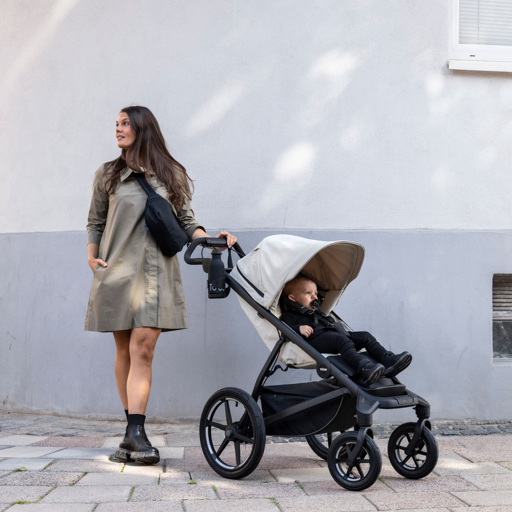 Thule maastokäyttöön soveltuvat rattaat Urban Glide 4-pyöräinen musta