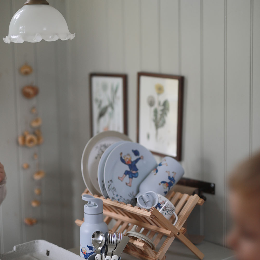 Rätt Start Emil in Lönneberga muki kahvalla sininen