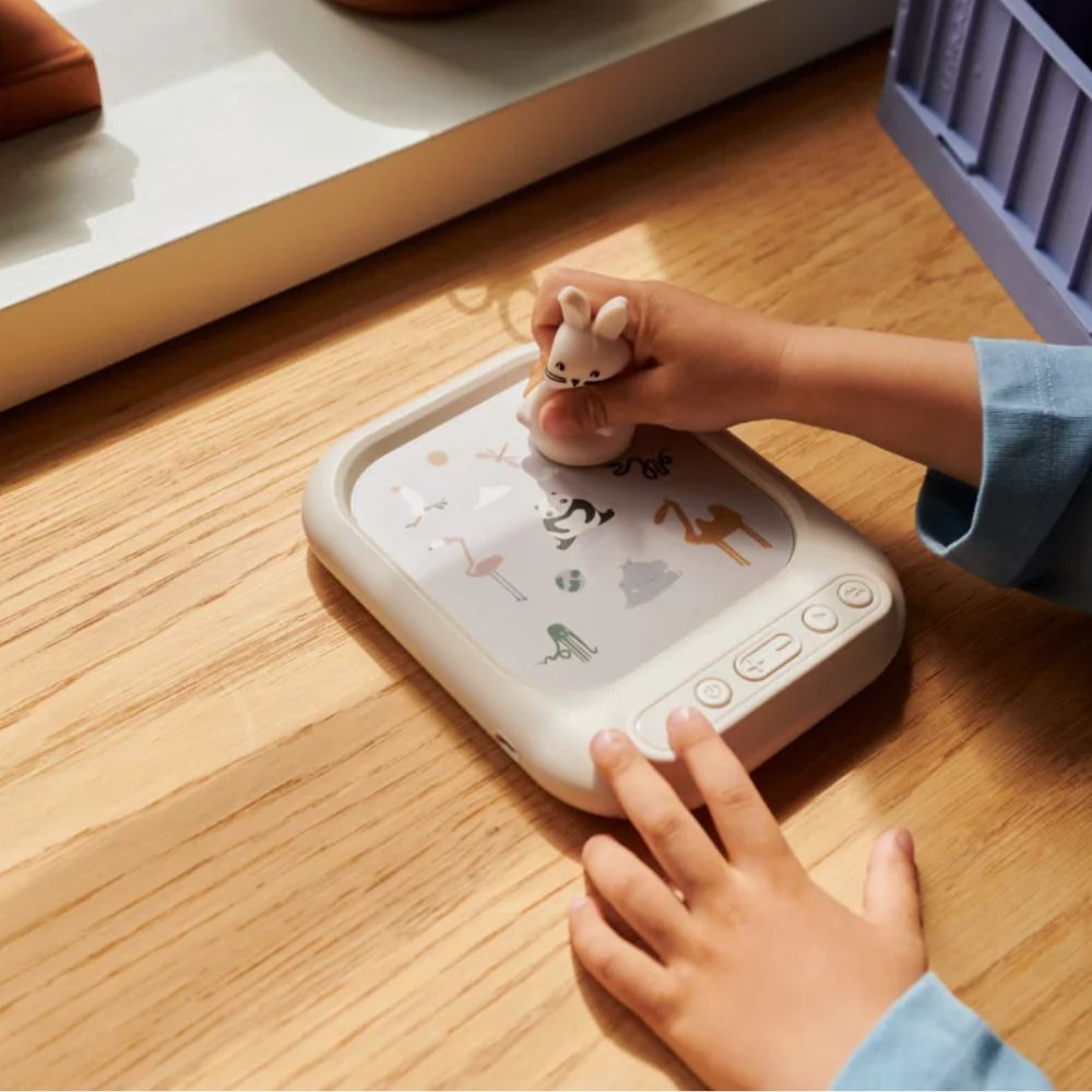 Liewood Archie aktiviteetti- ja äänitaulu – Sandy