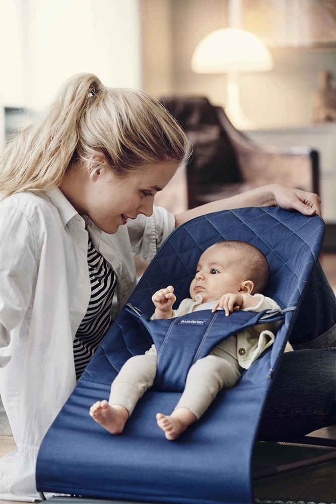 Babybjörn Babysitter Bliss kudottu puuvilla keskiyönsininen sininen