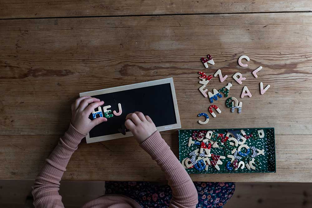 Micki Senses magneettikirjaimet ja laatikko