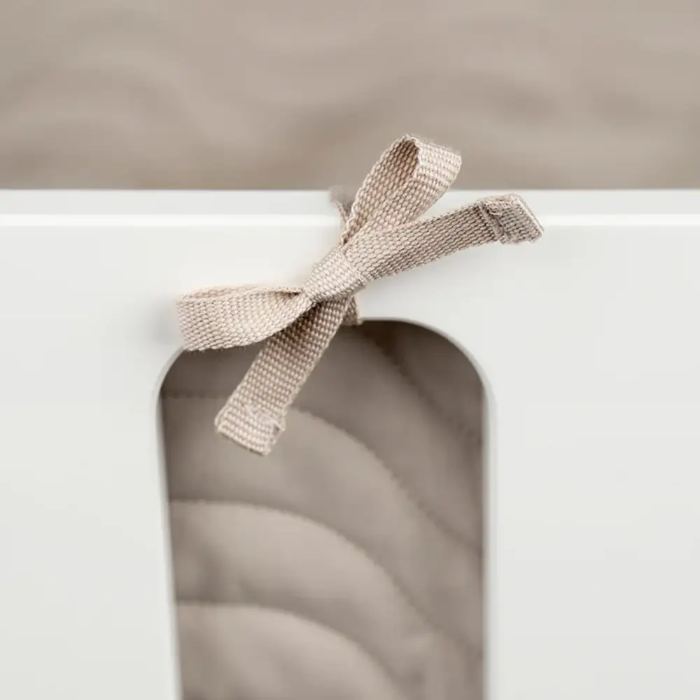 Done by Deer Pinnasuojus Waves Sand