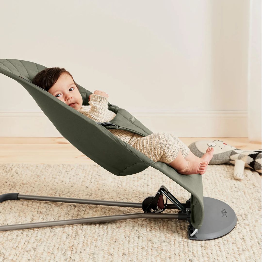 Babybjörn Babysitter Bliss kudottu tummanvihreä