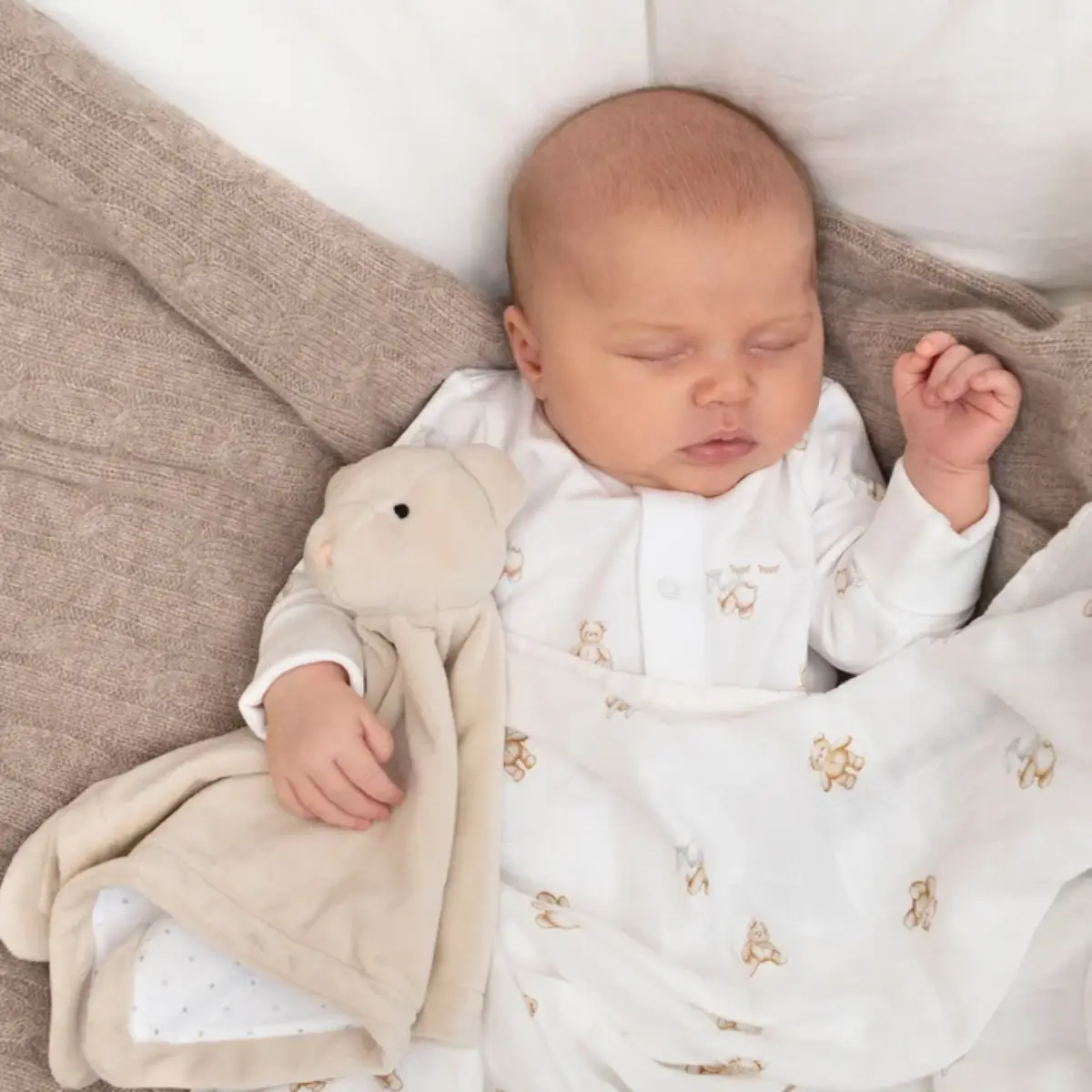 Livly Teddy Tay Swaddle White