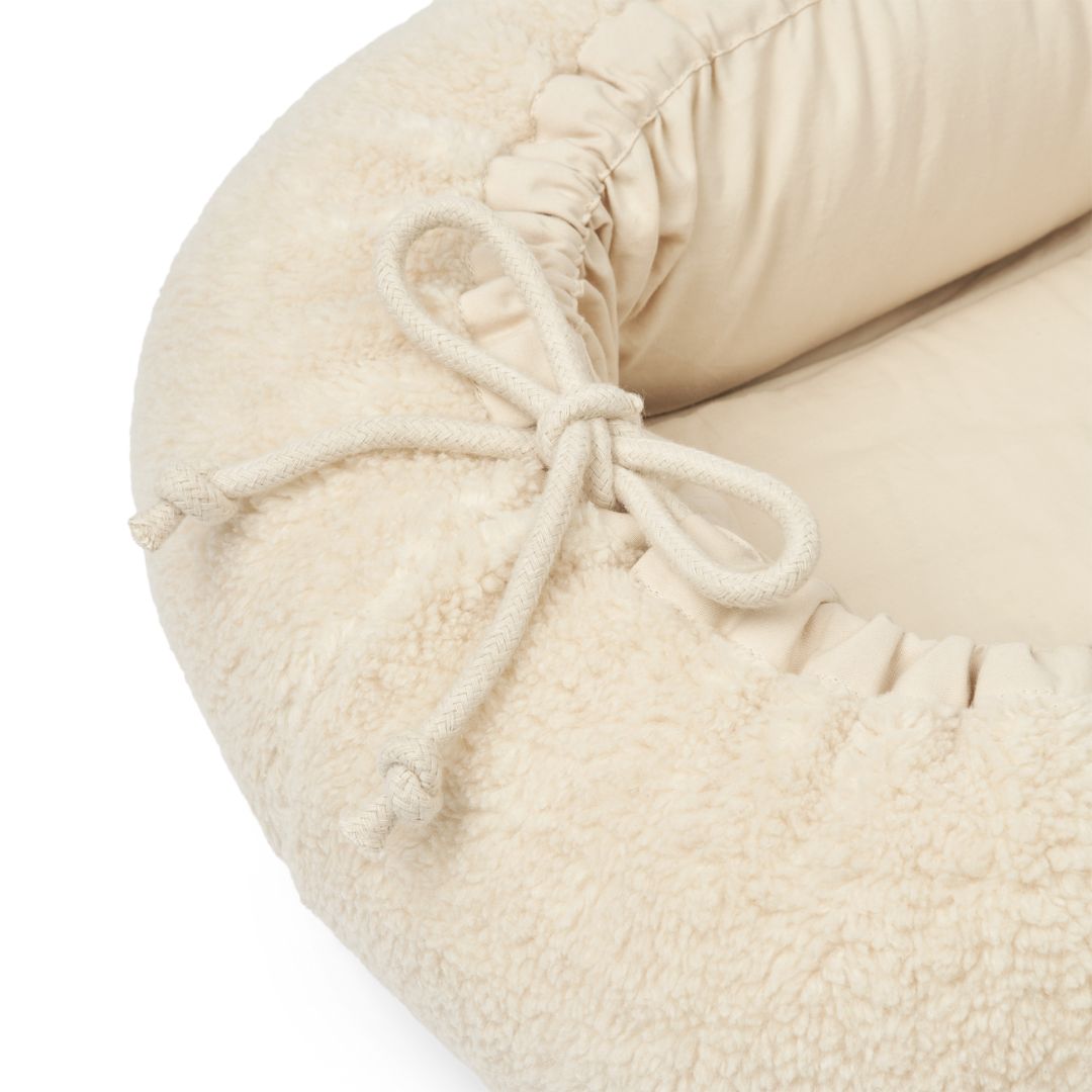 Liewood Gro vauvapesä Pile Baby Nest Sandy