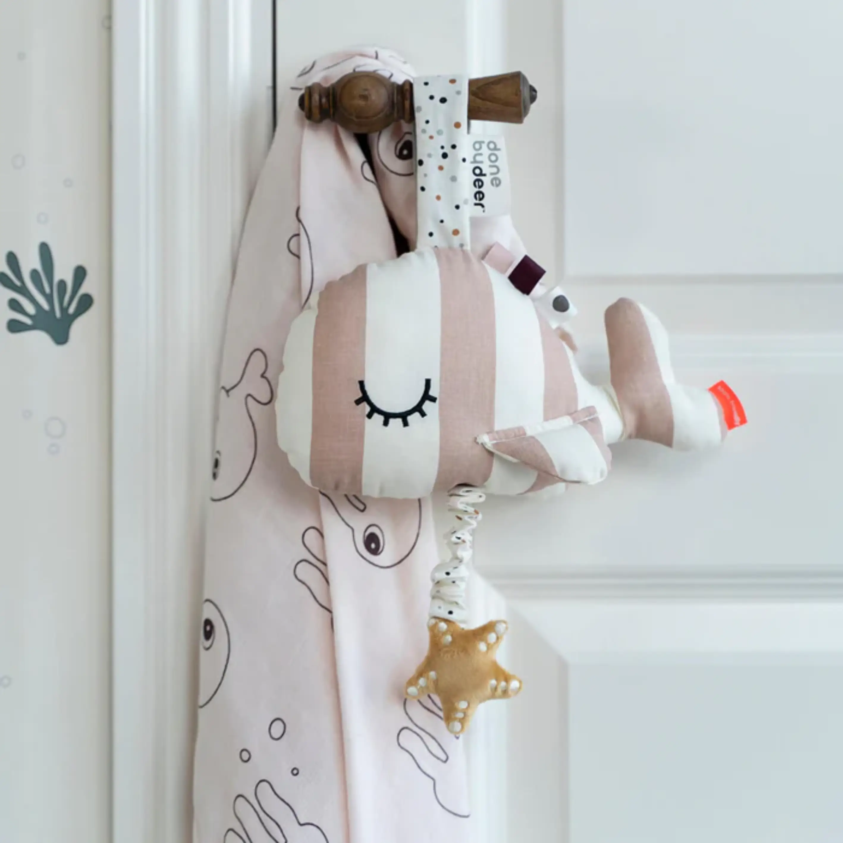 Done by Deer Musiikkilelu Wally Powder