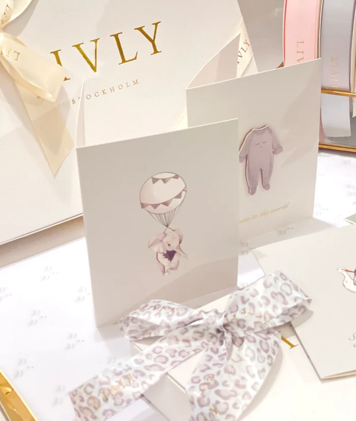 Livly Flying Elephant Onnittelukortti