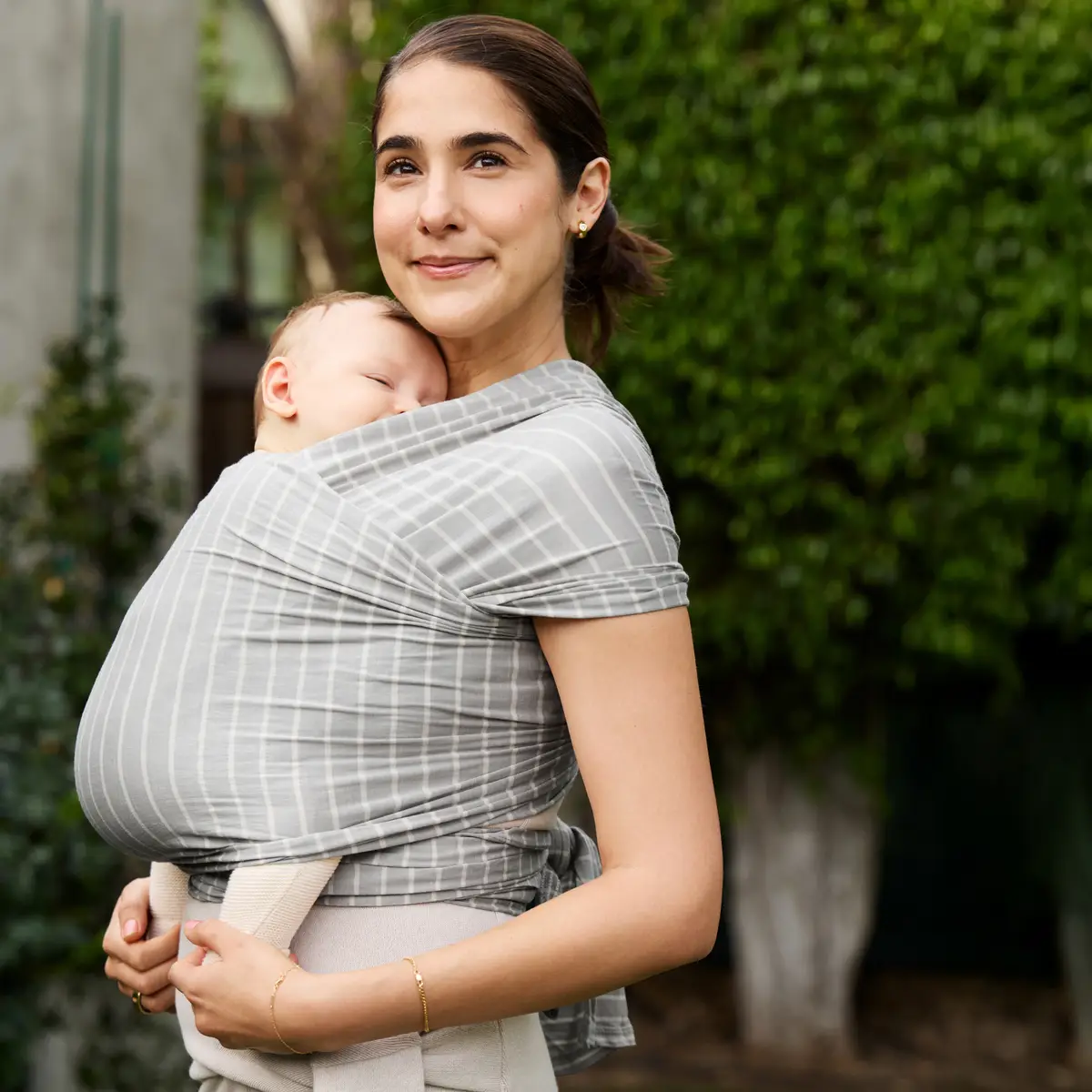 Ergobaby Aura Wrap vauvan kääre harmaat raidat