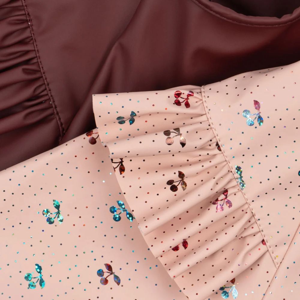Konges Sløjd 2 kpl Glitter Ruokalappu hihoilla Cherry Glitter 6-12 kk