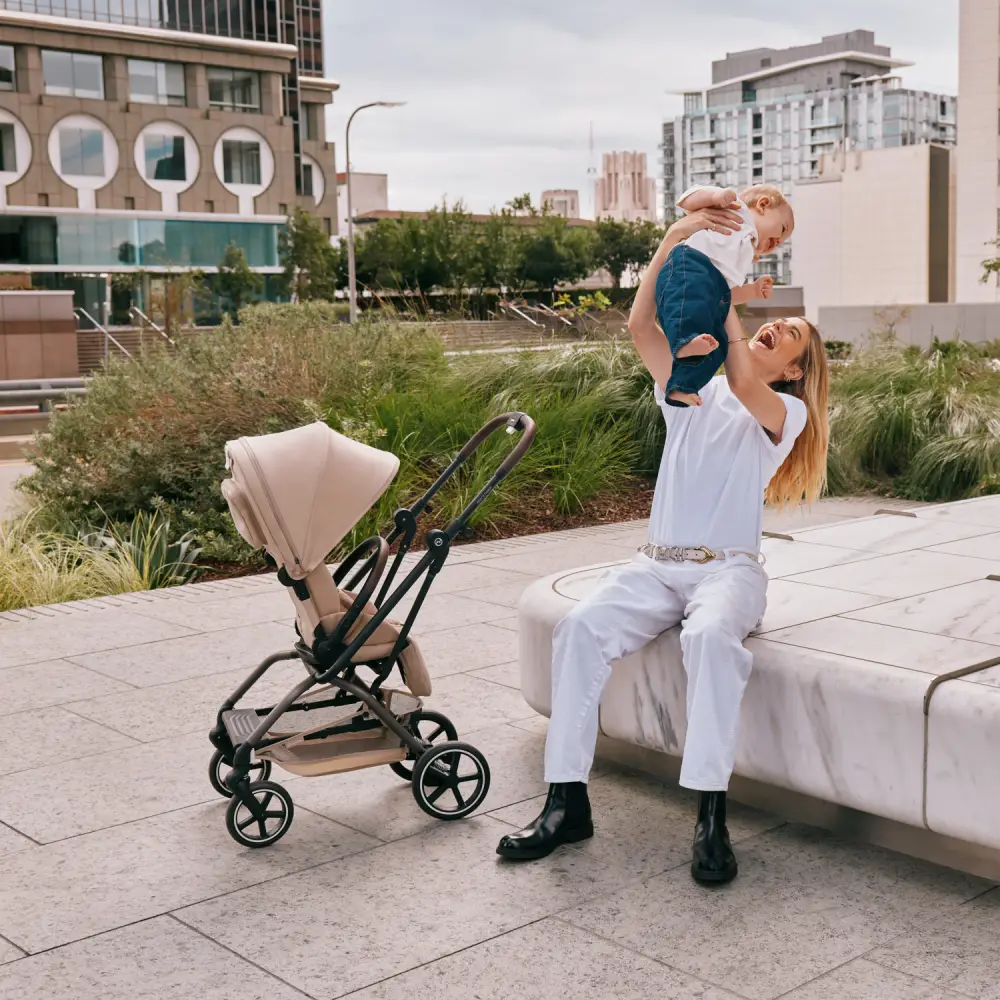 Cybex EEZY S TWIST -rattaat + 2 TPE-turvaistuinta, Almond Beige