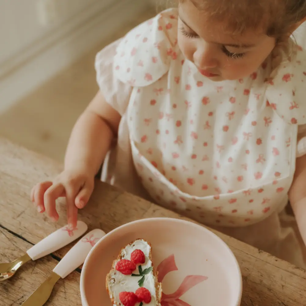 Elodie vauvan ruokalappu Petit River Rose, yksi koko