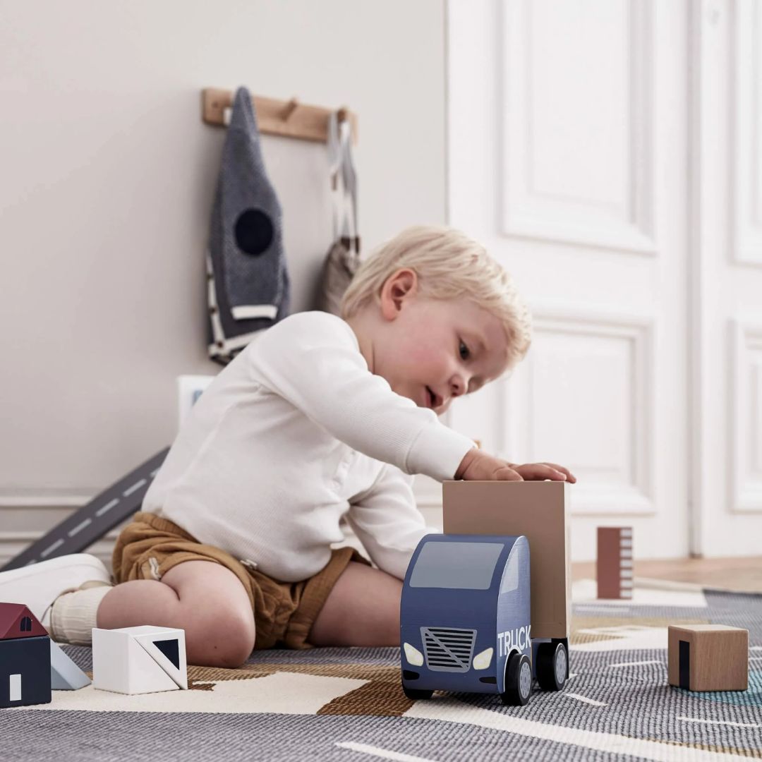 Lasten konseptikuorma-auto AIDEN